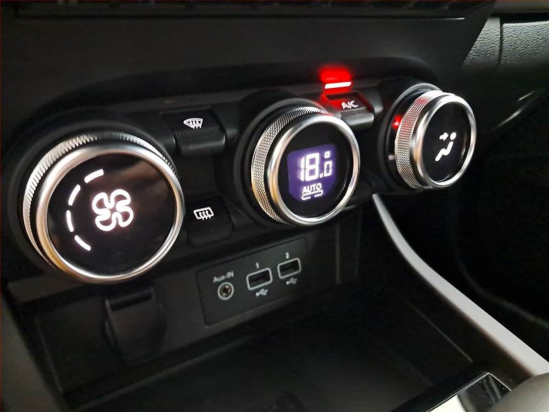 Renault Arkana (2023) Intens E-Tech - fotka 16 z 24