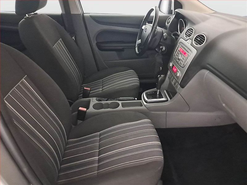 Ford Focus (2008) 1.6 16V, Automat, nová STK - fotka 9 z 16