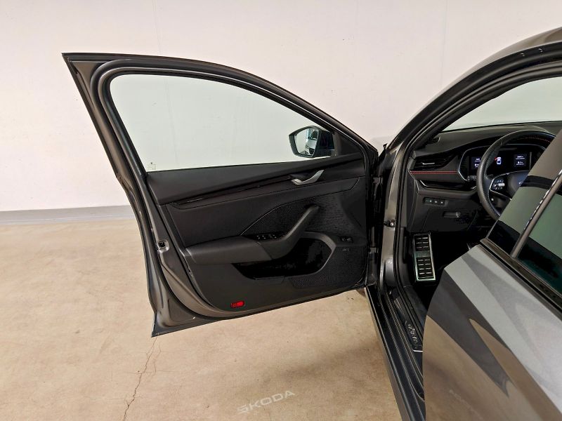Škoda Octavia (2025) 2.0 TSI 195 kW DSG RS - fotka 21 z 31