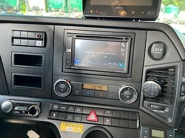 Mercedes-Benz (2017) Antos 1830 chlaďák EURO 6 - fotka 15 z 18