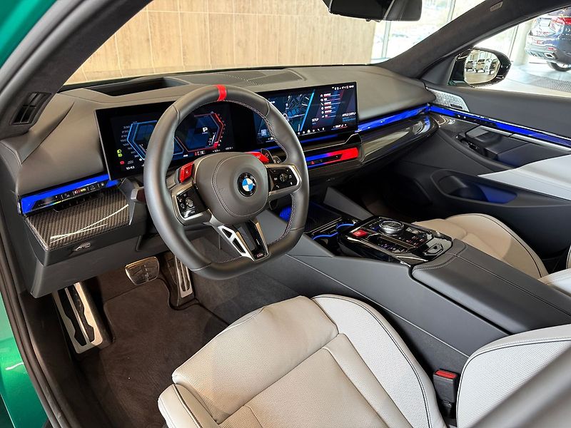 BMW M5 Touring, B&W, Tažné, Ventilace - fotka 18 z 47