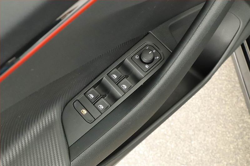 Škoda Kamiq (2026) 1.0 TSI, MONTE CARLO, AUTOMAT - fotka 15 z 17