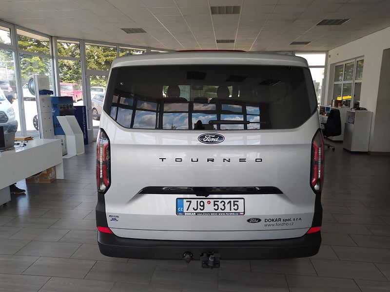 Ford Tourneo Custom (2026) 2,5 Duratec PHEV 171kW L2 Tita - fotka 5 z 13