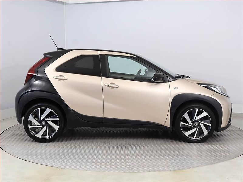 Toyota Aygo (2022) 1.0, ČR,1.maj, Serv.kniha - fotka 6 z 18