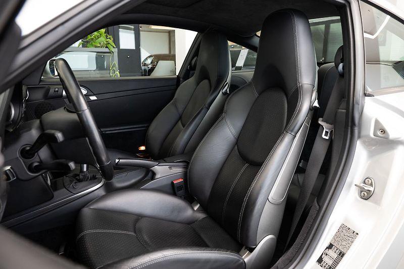 Porsche 911 (997) Carrera S Manuál - fotka 7 z 19
