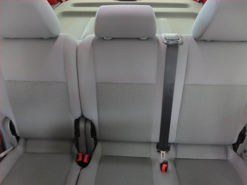 Volkswagen Caddy (2009) 1.4 i, 5Míst, 1Maj - fotka 10 z 13