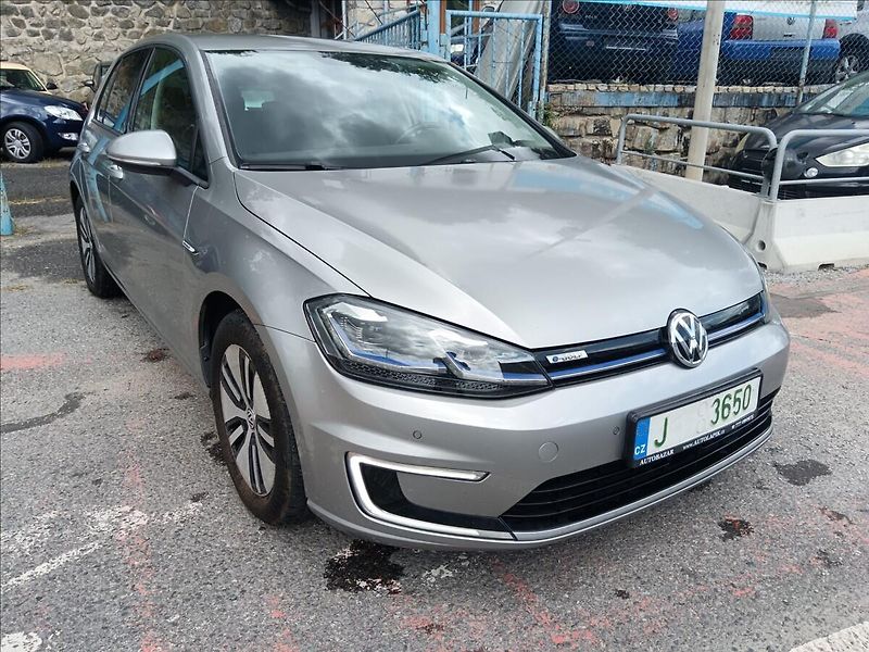 Volkswagen e-Golf 0,0 VII  electric drive - fotka 17 z 21