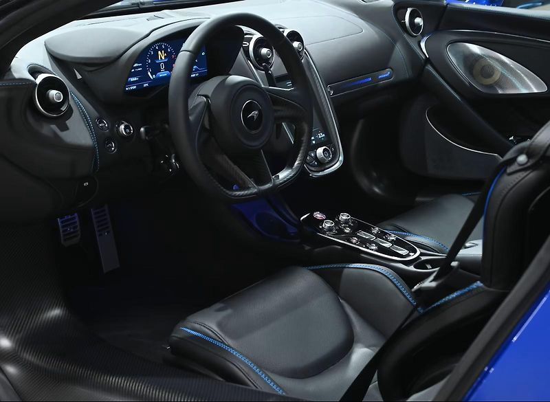 McLaren GT (2023) - fotka 10 z 15