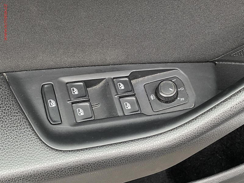Volkswagen Passat (2018) 2.0 TDi, Comfortline, DSG - fotka 12 z 18