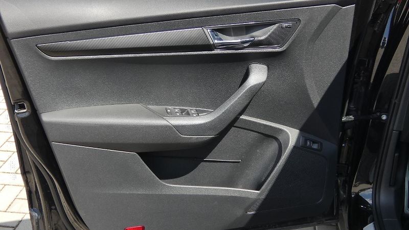 Škoda Karoq 2.0TDI 110kW Sportline 4x4 DSG - fotka 8 z 24