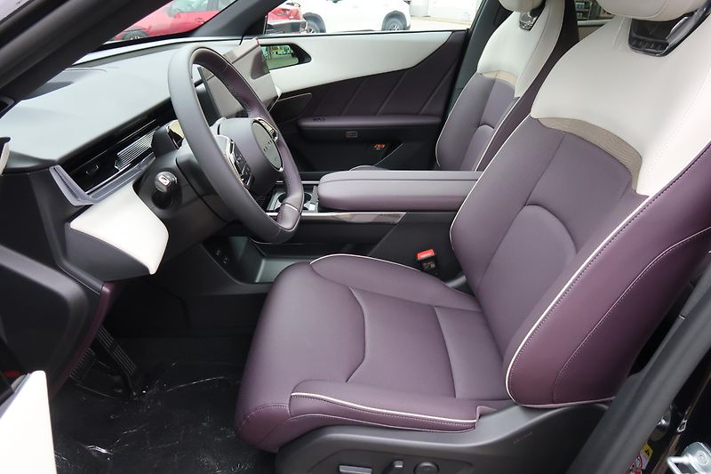 Mazda CX-6e (2026) EV 258ps Takumi Plus - fotka 16 z 33