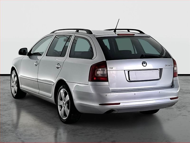 Škoda Octavia (2011) 1.6 TDI, Tempomat - fotka 4 z 18
