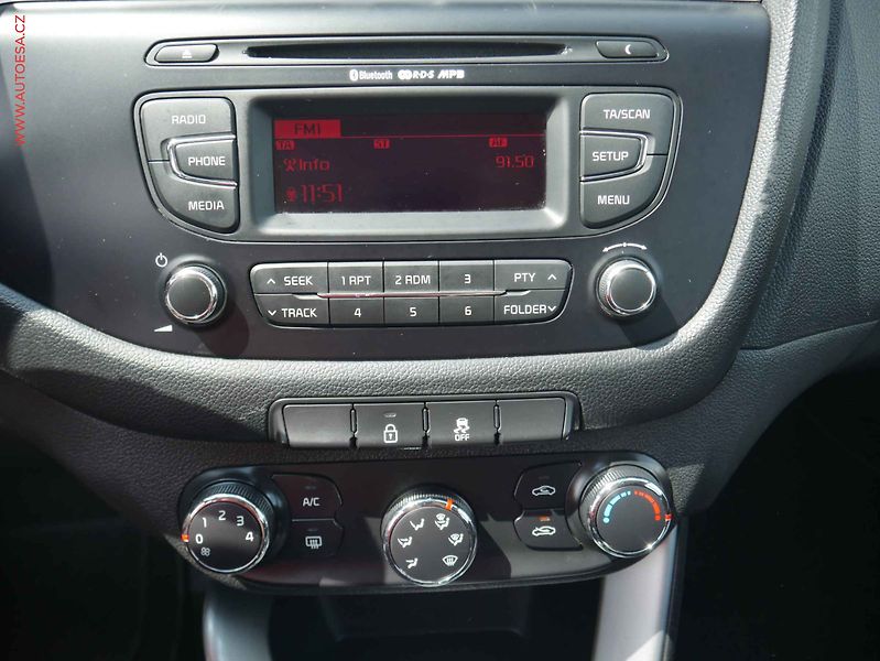 Kia Ceed (2014) 1.6 CRDI, ČR, AC, temp - fotka 11 z 15