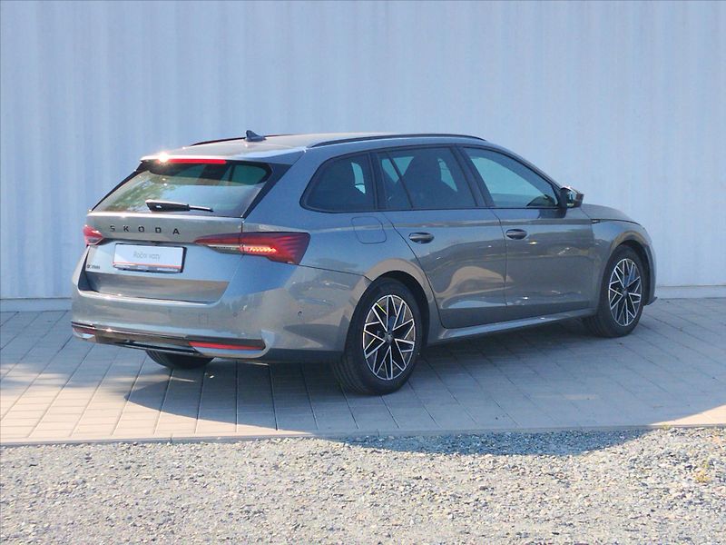 Škoda Octavia 2,0   2,0 TDI 110 KW DSG SPORT - fotka 26 z 36