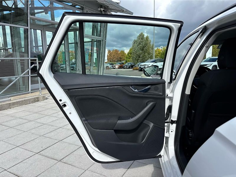 Škoda Kamiq 1.0TSI 85 kW SELECTION - fotka 22 z 27