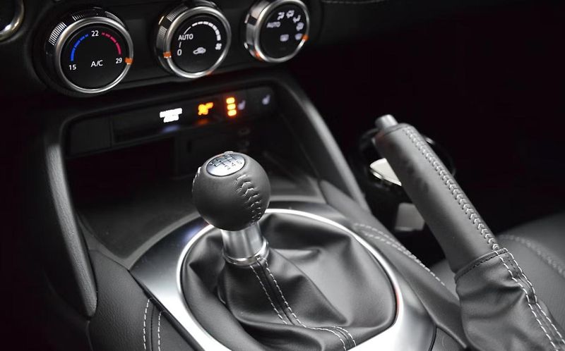 Mazda MX-5 1.5 SKY. Exclu. Line ND3 Kůže - fotka 22 z 24
