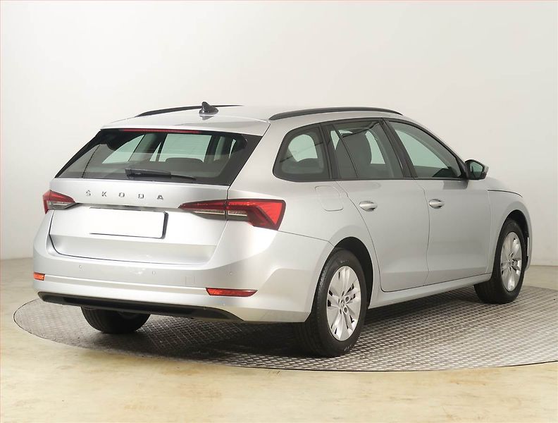Škoda Octavia (2022) Ambition 2.0 TDI, ČR,1.maj - fotka 5 z 22