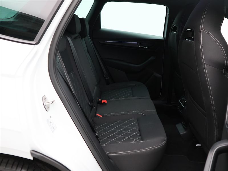 Škoda Karoq 2,0 TDI Sportline 4x4 DSG 1.ma - fotka 14 z 34