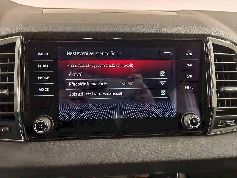 Škoda Karoq (2018) 1.6 TDI 85 kW Ambition - fotka 11 z 28
