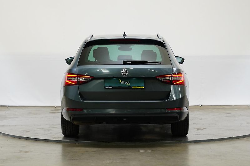 Škoda Superb - fotka 6 z 27
