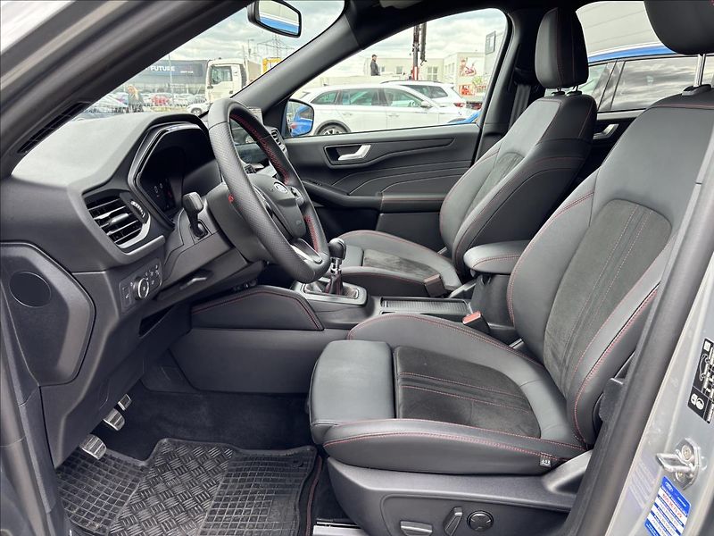 Ford Kuga 1,5 EcoBoost 111 kW ST-Line X - fotka 20 z 42