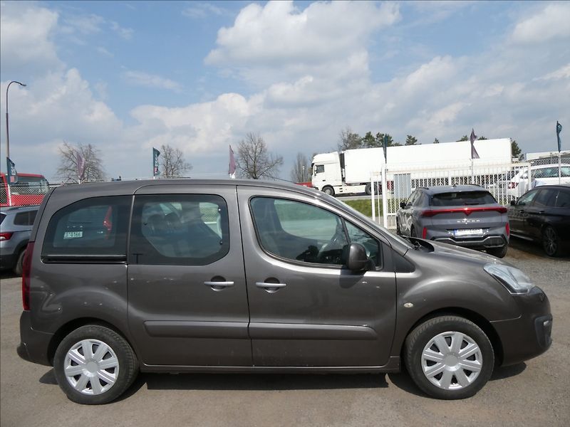 Citroën Berlingo 1,6 HDi 73kW MULTISPACE, závěs - fotka 12 z 37