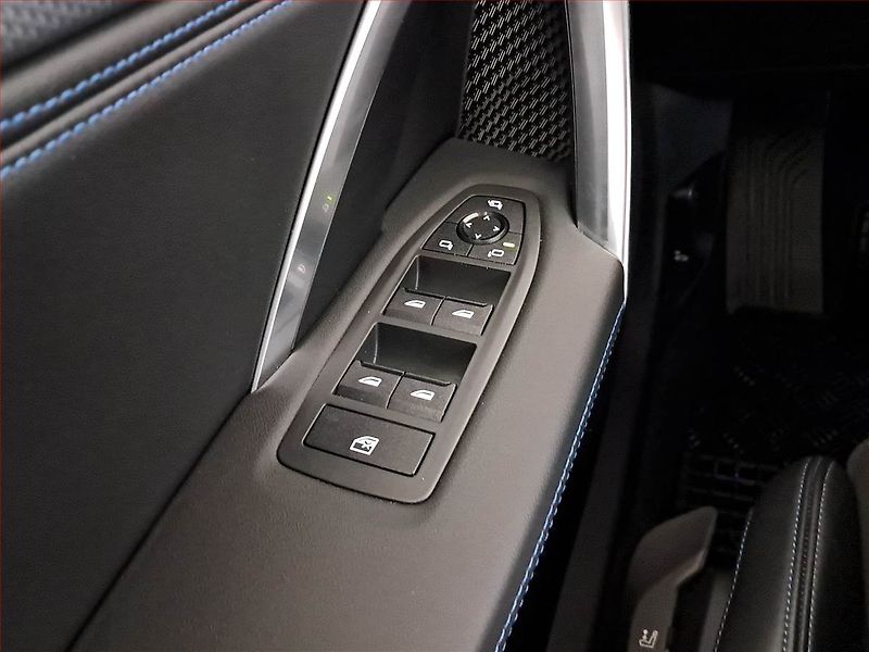 BMW X1 (2024) sDrive18i - fotka 17 z 19