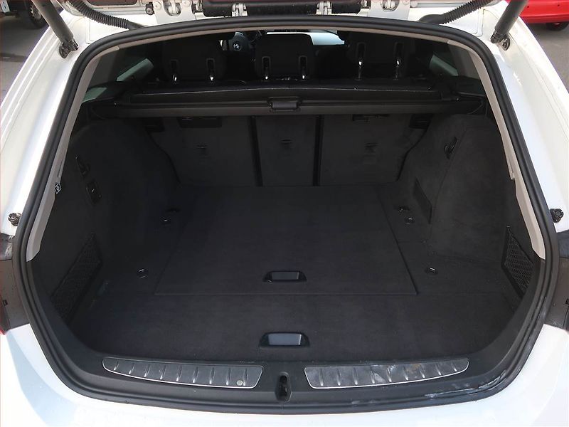BMW Řada 3 (2017) 318 d, Automat, Navi, Tempomat - fotka 14 z 18