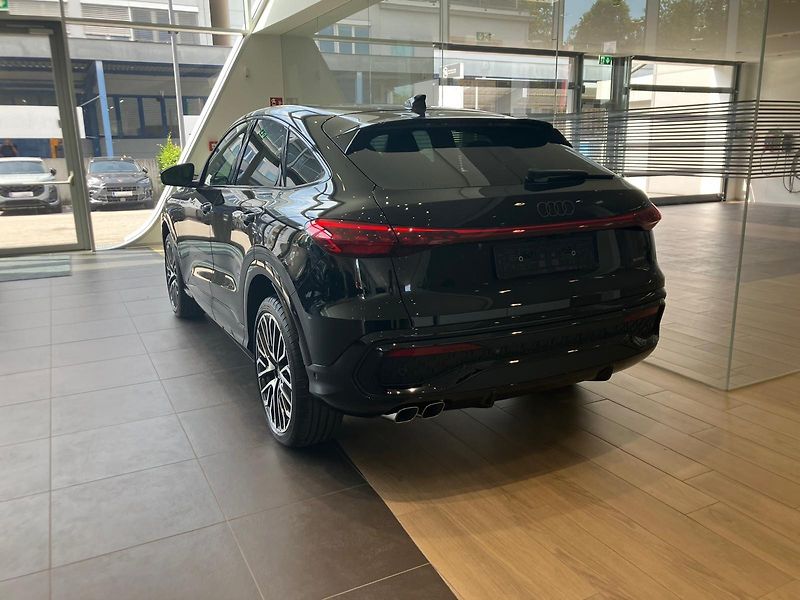 Audi Q5 SB Q S-Line Vzduch Pano MAXvýb - fotka 3 z 6