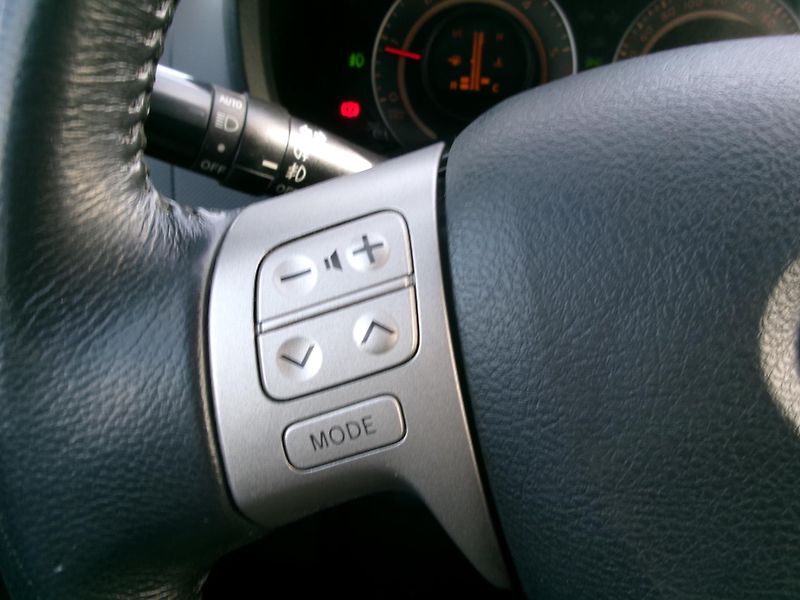 Toyota Auris (2007) 2,0 D-4D 93kW AC TEMP ALU - fotka 18 z 26