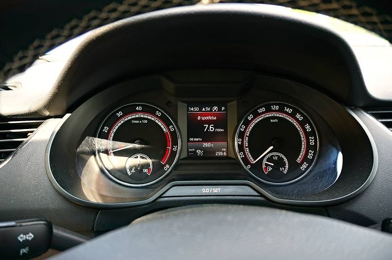 Škoda Octavia (2018) 2,0 TSI 169 kW - fotka 43 z 51
