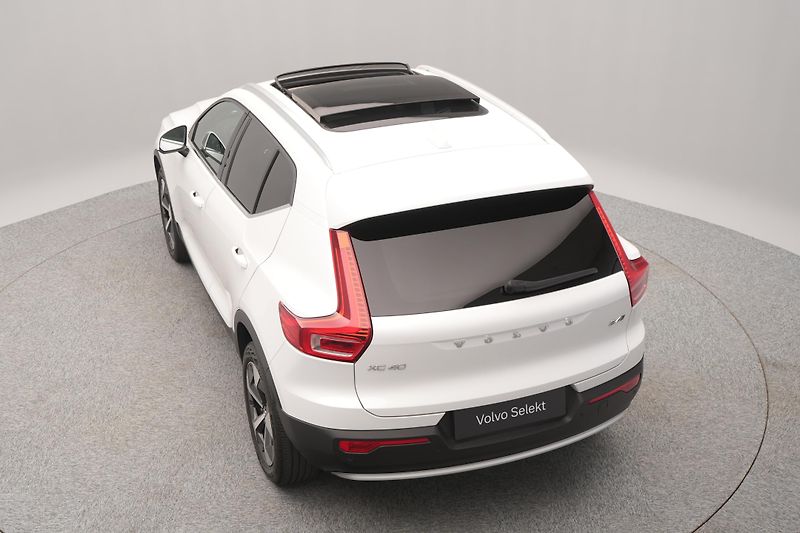 Volvo XC40 B4 AWD ULTIMATE CZ - fotka 14 z 49
