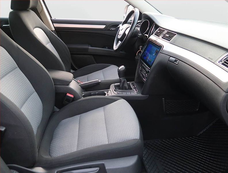 Škoda Superb (2011) 2.0 TDI, Serv.kniha, Xenony - fotka 9 z 16