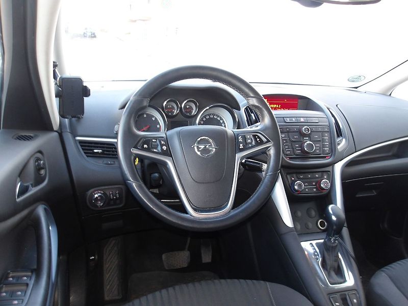 Opel Zafira 2,0DTi AUTOMAT !!! PĚKNÁ ! - fotka 23 z 41