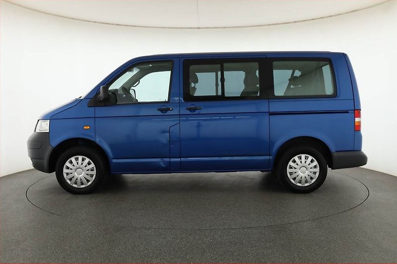 Volkswagen Transporter (2003) 2.5 TDI, Bus, 7Míst, 1Maj - fotka 3 z 13