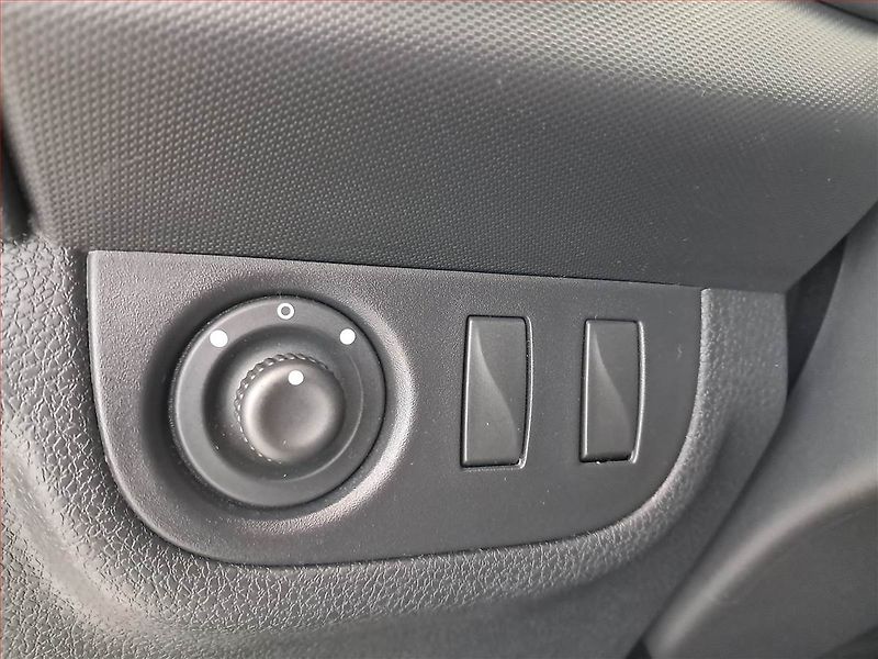 Dacia Logan (2016) 1.2 16V - fotka 15 z 16