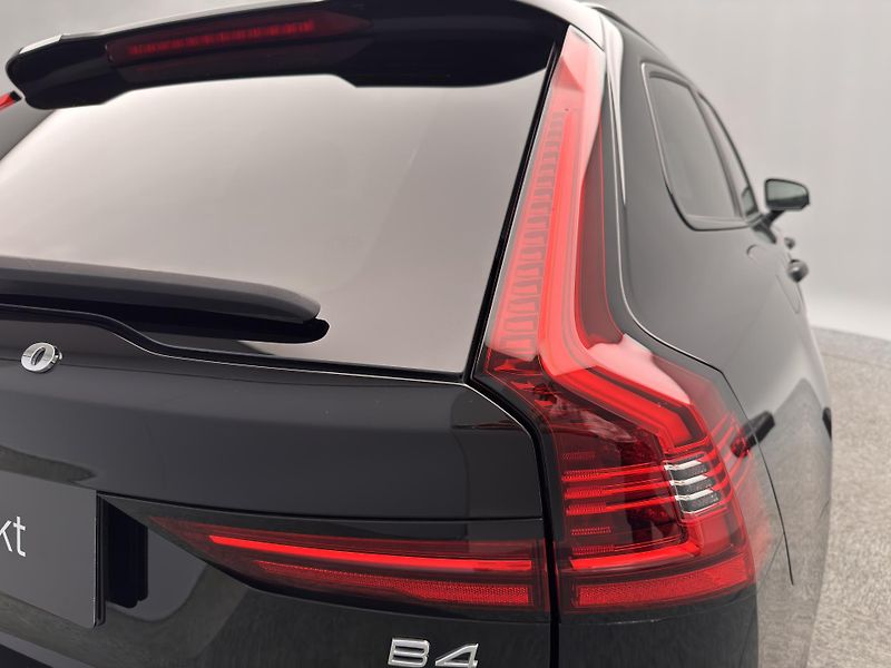 Volvo V90 B4 PLUS DARK AUT  - fotka 22 z 47