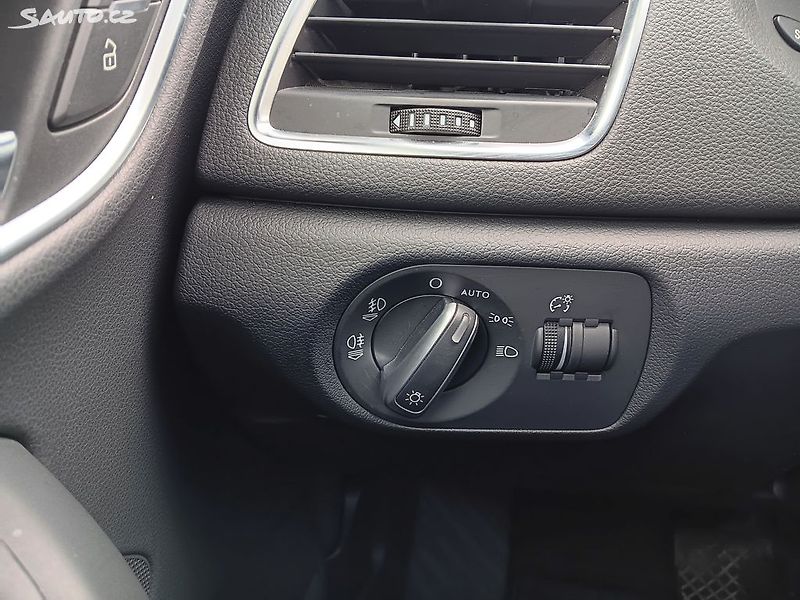 Audi Q3 2.0 TDI 130kW QUATTRO - fotka 19 z 32