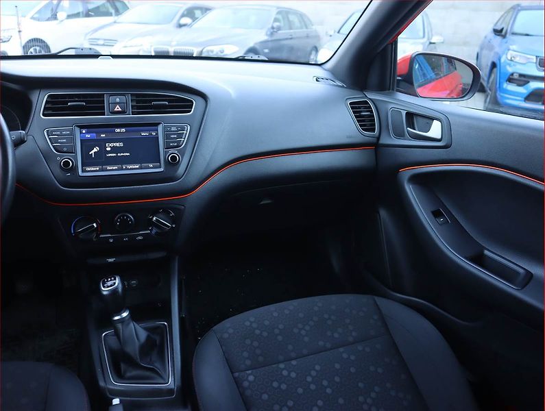 Hyundai i20 (2019) 1.2, Serv.kniha, Tempomat - fotka 8 z 19