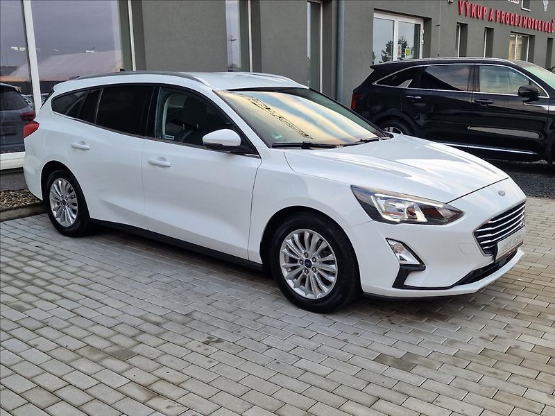 Ford Focus 1.5TDCi 88kW Titanium,ČR,1.Maj - fotka 2 z 48