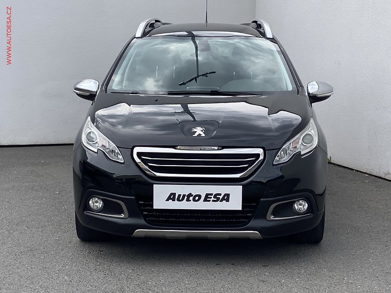 Peugeot 2008 (2013) 1.6 e-HDI, AT, panor. park - fotka 2 z 17