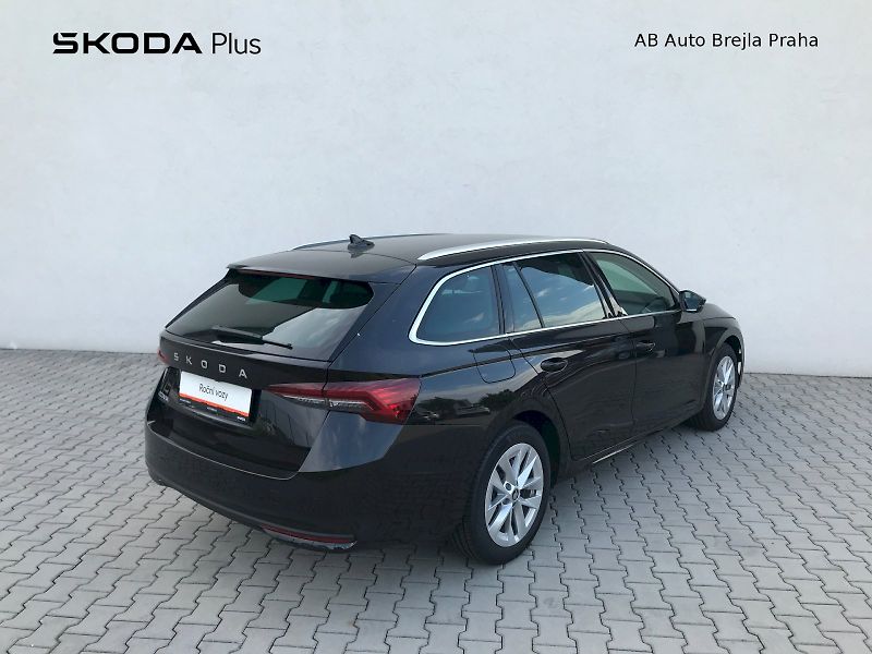 Škoda Octavia (2025) COMBI TOP SELECTION 1,5 TSI M- - fotka 2 z 29