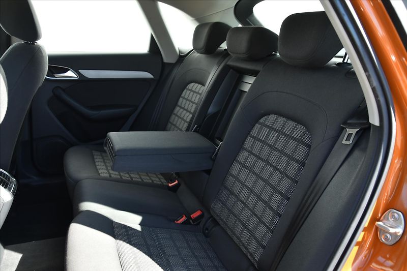 Audi Q3 2.0 TDI 130kW QUATTRO ČR - fotka 11 z 26