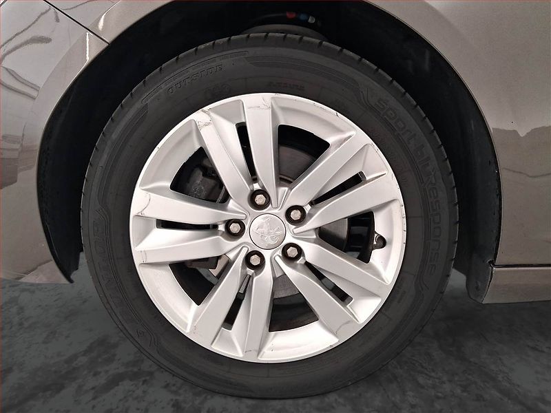 Peugeot 308 (2014) 1.6 e-HDi, Serv.kniha - fotka 15 z 20