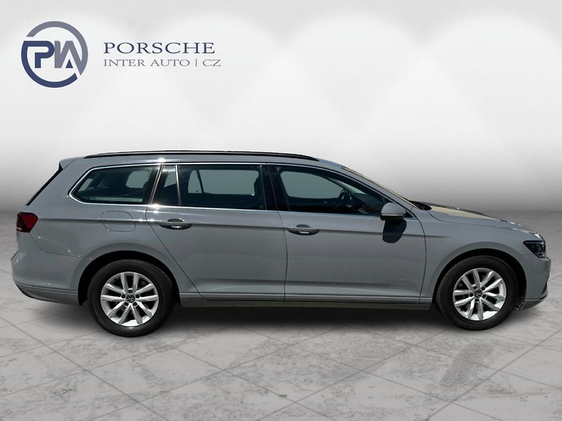 Volkswagen Passat 2.0TDi DSG 110kW Business Prem - fotka 7 z 22