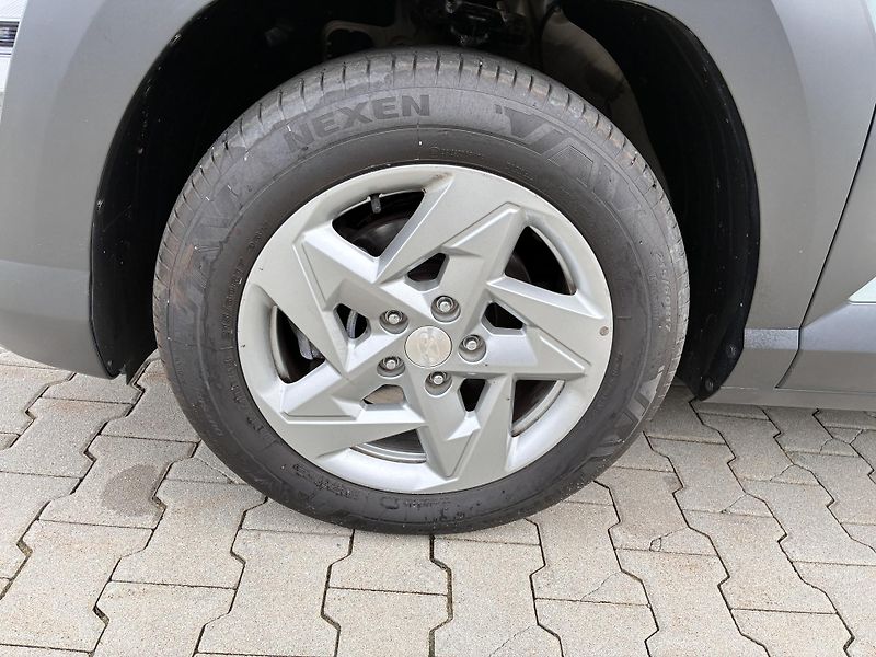 Hyundai Kona 1.0-88KW,AUTOMAT REZERVACE - fotka 31 z 34
