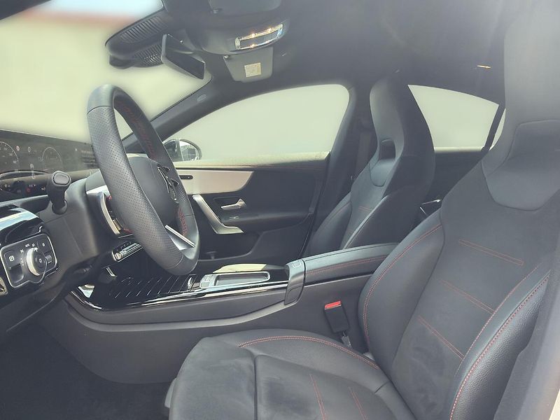 Mercedes-Benz CLA 200d kupé - fotka 13 z 17