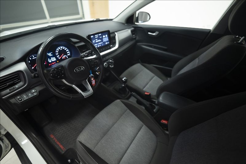 Kia Stonic 1,2 CVVT 1. MAJITEL ČR DPH - fotka 16 z 32
