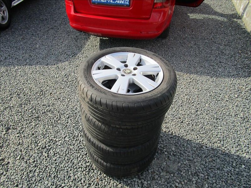 Škoda Octavia Combi 1.9TDi Ambiente, Klima - fotka 37 z 41