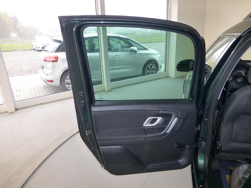 Škoda Roomster (2010) 1,4i**KLIMATIZACE***TAŽNÉ - fotka 10 z 18